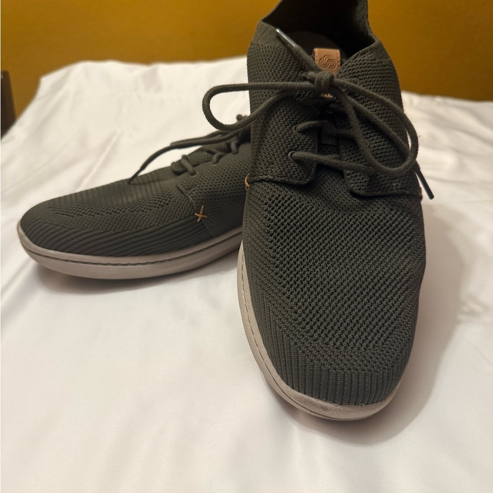 Clark's Cloudsteppers Olive Knit Sneakers size 13 GUC - Picture 3 of 8
